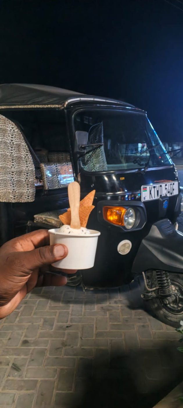 Ice cream stop with the tuk tuk during an evening ride in Watamu